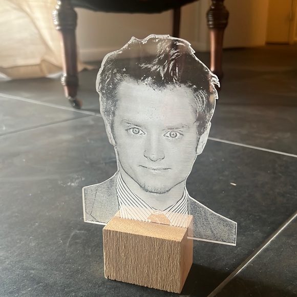Other - Elijah Wood art statue acrylic laser cut